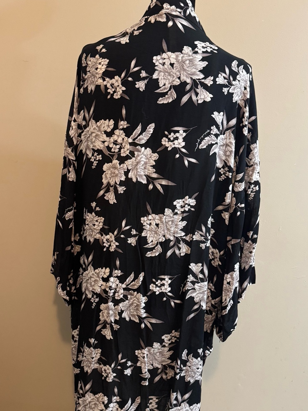 Spiritual Gangster Black and White Floral Kimono - Picture 3 of 4